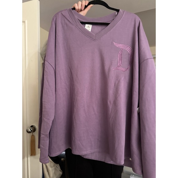 Disney Tops - Disney Resort Purple V neck Long Sleeve flared arms woman's 2xl sweatshirt NWT